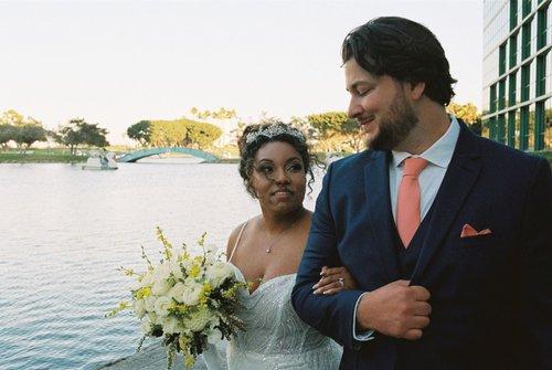 mobile - carousel-hero-element image-0